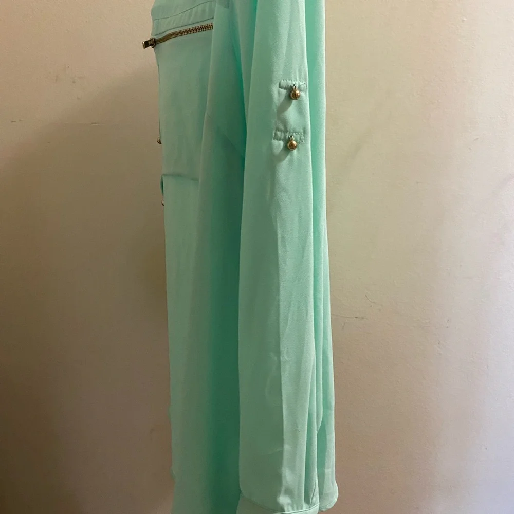 Ladies blouses - Picture 5 of 6
